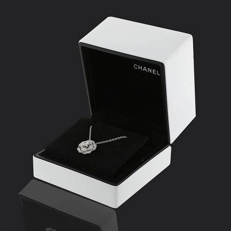 chanel collier homme|chanel collier boutique.